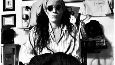 "En el aire tenue", obra dramática, cuenta con la actuación a Soledad Pereyra. Estrenos: viernes y sábado en la biblioteca de calle Alem 2311. Foto gentileza 