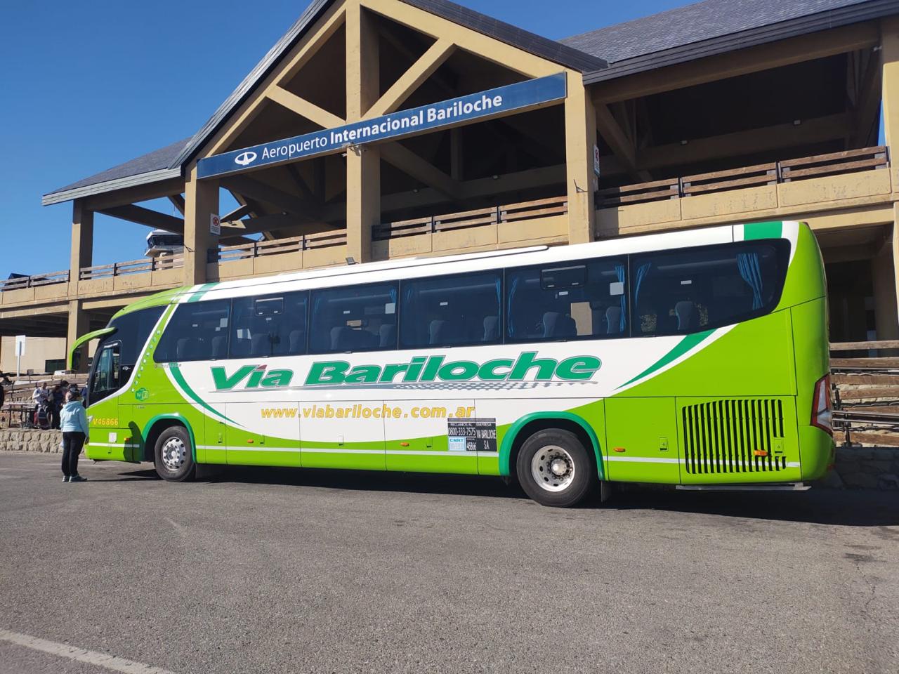 Vía Bariloche conecta el aeropuerto de Bariloche con El Bolsón, Villa La Angostura, San Martín de los Andes y Esquel. Foto: gentileza
