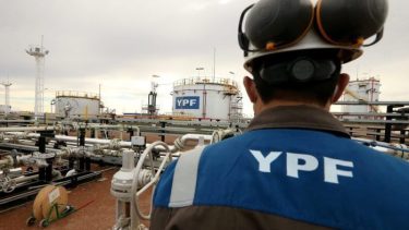 El plan de YPF comienza con la exportación de petróleo.