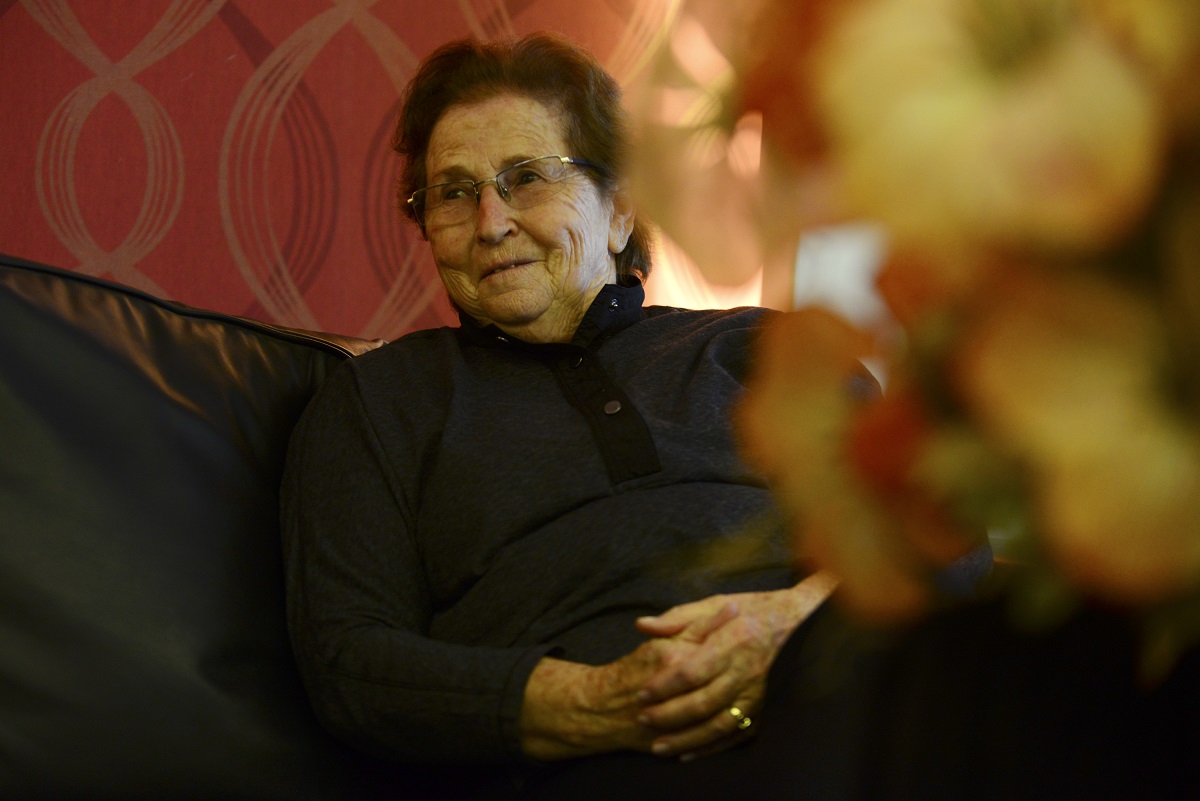 Mónica Dawidowicz nació en un ghetto en Lida. Hoy, tiene 80 años. Foto: Chino Leiva