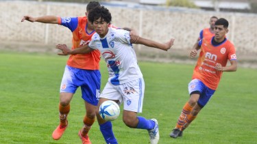 Regina le ganó como local al Naranja. (Foto: Néstor Salas)