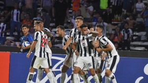 Talleres tuvo un regreso triunfal en la Copa Libertadores: 1-0 a la Universidad Católica