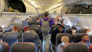 Se puede volar sin barbijo en algunas aerolíneas, mirá cuáles