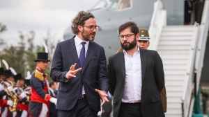 Cafiero, Kulfas y Boric se reúnen con 50 empresas para potenciar el comercio con Chile