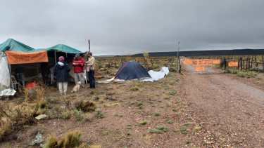 El acampe se lleva a cabo en el ingreso al predio en conflicto. Foto: gentileza