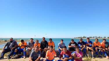 La delegación Depo Integrado visitó San Antonio Oeste y algunos integrantes pudieron conocer el mar y el puerto. Foto gentileza.