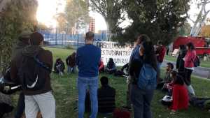Con más de 40 testigos, llega a juicio la toma de la Universidad de Río Negro en Roca