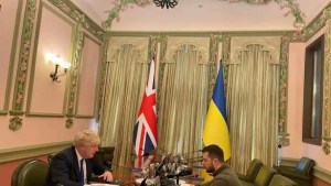 Boris Johnson se reúne con Zelenski en visita sorpresa a Ucrania