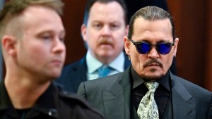 Johnny Depp rechazó las acusaciones de su ex Amber Heard: «Nunca le he pegado a una mujer»