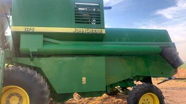 Un neumático de cosechadora tiene un precio superior al millón de pesos.