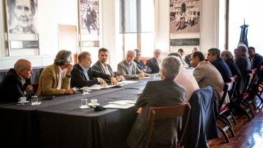 El Gobierno nacional busca garantizar el abastecimiento de combustibles a través de la creación de una mesa de trabajo.