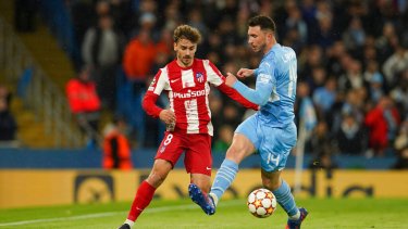 El Colchonero y los ciudadanos igualan sin goles luego del primer tiempo en Manchester. (AP Photo/Dave Thompson)