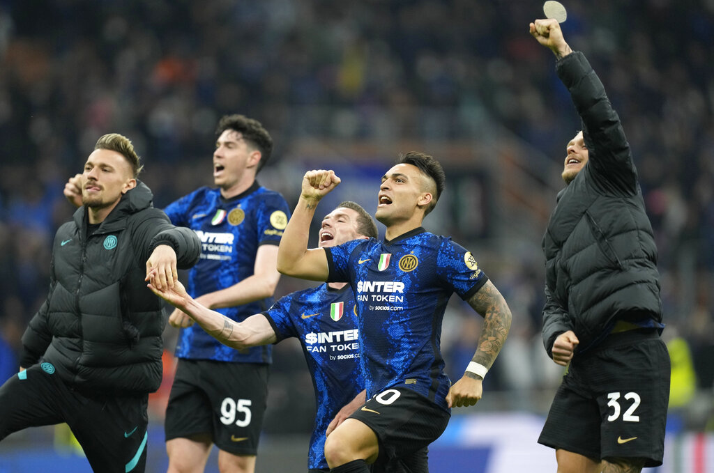 Lautaro Martínez coronó la victoria de Inter que se ilusiona con quedarse con el título. (AP Photo/Antonio Calanni)