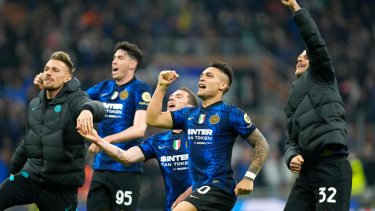 Lautaro Martínez coronó la victoria de Inter que se ilusiona con quedarse con el título. (AP Photo/Antonio Calanni)