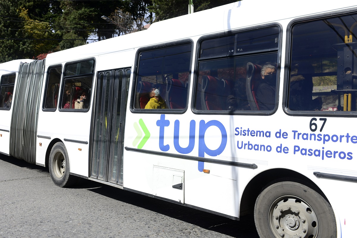 Los servicios de Mi Bus y Transporte Las Grutas en la cordillera se verán afectados con el paro de la próxima semana de UTA. Archivo