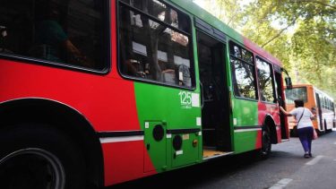 El colectivero se dio cuenta de la situación cuando terminó el recorrido.-