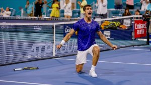 Carlos Alcaraz, la sensación del tenis mundial, campeón en Miami