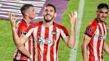 Rogel metió el segundo y Del Prete el tercero, en el 4-1 de Estudiantes a Vélez. (Foto: InfoPincha)