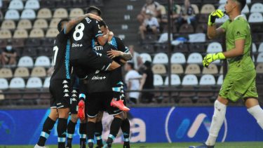 Racing festejó en Vicente López y sigue en racha. Lleva nueve partidos sin perder por la Copa de la Liga. 