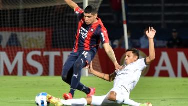 Cerro Porteño reaccionó y derrotó 3-1 a Colón de Santa Fe. 