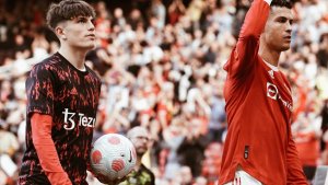 Los hinchas del United silbaron a Cristiano y metió tres goles