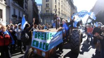 Imagen de El gobierno dijo que el tractorazo en Plaza de Mayo fue una movilización política