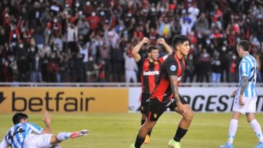 Melgar venció 3 a 1 a Racing que no perdía desde noviembre del año pasado.
