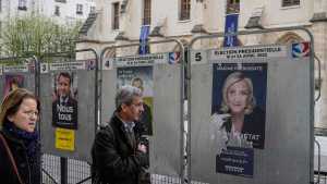 Las encuentas le dan amplia ventaja a Macrón para el domingo en Francia