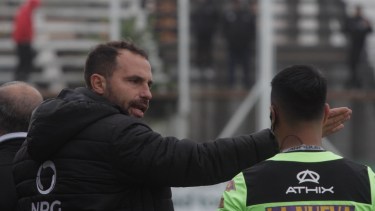 Alecha dejó de ser el entrenador principal de Cipolletti. Foto: archivo 