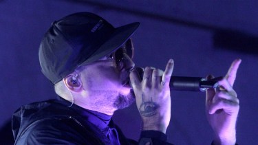 Dante Spinetta cerró la doble jornada cultural en el Parque Central de Neuquén.  (Foto: Oscar Livera) 