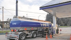 Falta de gasoil: aumentó hasta un 300% la venta en localidades fronterizas 