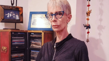 La actriz María Valenzuela se recupera tras un mal tratamiento odontológico que le impedía comer. 