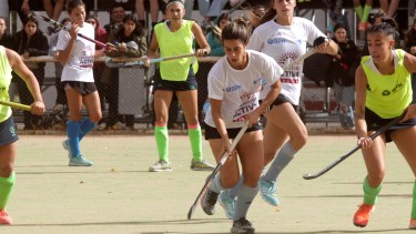 Las Leonas le ganaron al combinado neuquino 1 a 0. Fotos: Oscar Livera
