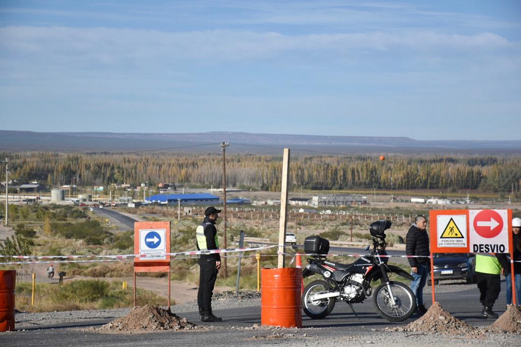El Municipio de Neuquén informó que desde hoy y por tres días, estará cortado un sector a la salida de la Autovía Norte, la actual Ruta 22. (Foto Matías Subat).-