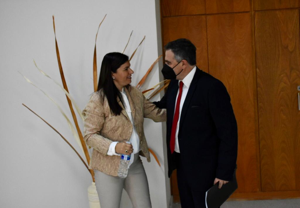 Vanina Merlo y Gustavo Mazieres en la Legislatura, momentos antes de la entrevista personal con los diputados que analizaron su designación (Archivo/Matías Subat)