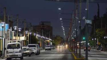Avenida San Martín (ruta 22) en Plaza Huincul (Foto: archivo Fernando Ranni)