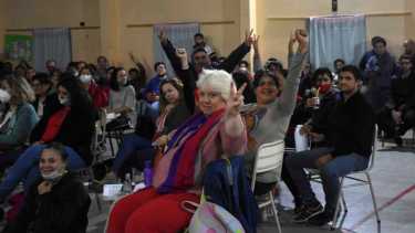 La asamblea de Unter seccional Roca contó con la participación de unos 300 docentes. Foto: Andrés Maripe