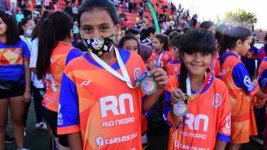 Esta tarde se desarrollarán los partidos finales del primer Mundialito Femenino organizado por el club Deportivo Roca. Foto: Andrés Maripe