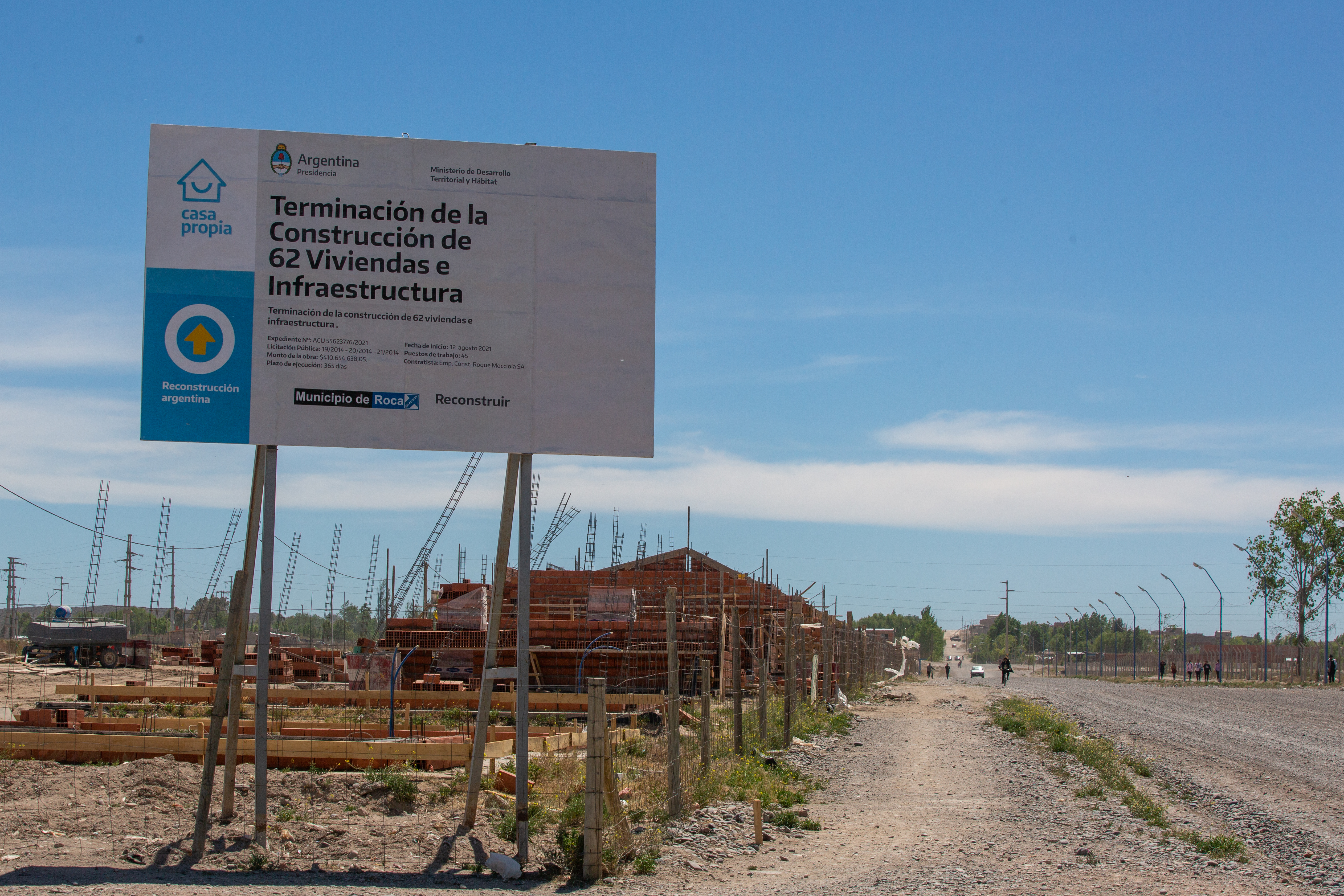 De las 258 viviendas previstas en las licitaciones a cargo del municipio sólo se pudo avanzar hasta ahora con 62. (Foto: Juan Thomes)