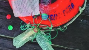 El mensaje en una botella que le salvó la vida a seis náufragos