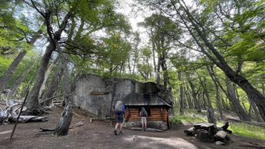 Última llamada para disfrutar de los refugios de montaña en Bariloche con paisajes de otoño