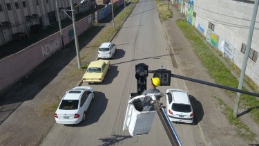 Los trabajos se desarrollan en las intersecciones de Caseros y 25 de Mayo. Foto Gentileza.