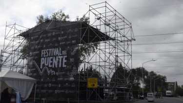 Así se vive la previa de los festejos por los 85 años del puente entre Neuquén y Cipolletti