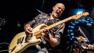 La guitarra de JAF mantiene encendido el fuego del rock