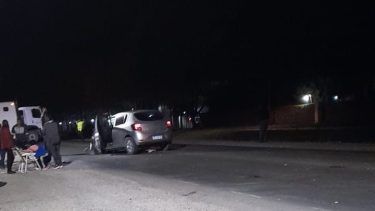 El accidente fue ayer cerca de las 23 y solo ocasionó daños materiales. Foto gentileza