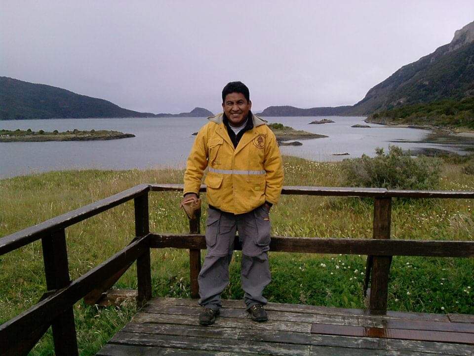 Walter Ramón Puca, de 47 años, trabajó en parques nacional. Esta madrugada murió en un siniestro vial en Bariloche. Foto: Gentileza