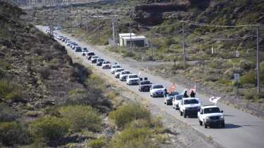 Realizaron una caravana de Chocón a Neuquén por “la recuperación de las represas” 