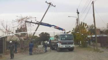Defensa Civil trabaja en la localidad durante el temporal de viento. Foto: Municipalidad de Senillosa