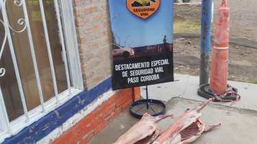 La mercadería fue decomisada por personal policial que realiza controles vehiculares en la zona. Foto gentileza.