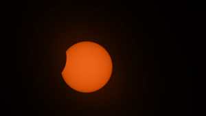 Así se vió el eclipse solar este sábado desde la región